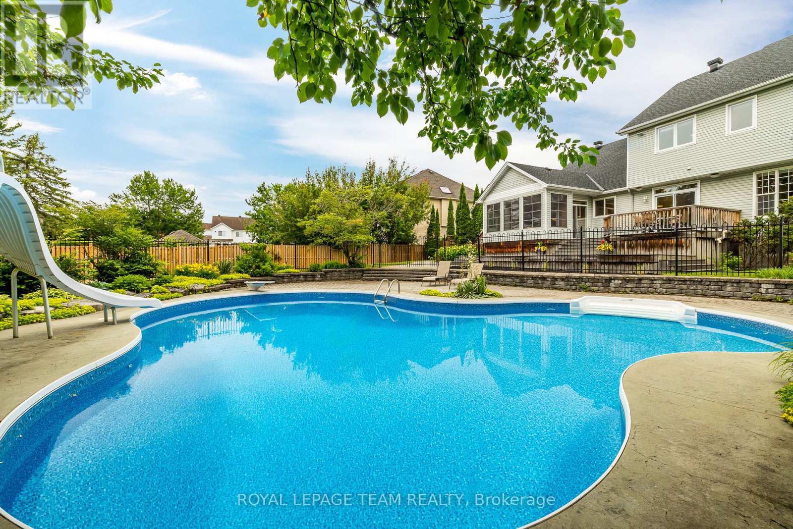 10 Beechgrove Gardens, Ottawa, Ontario  K2S 1W5 - Photo 47 - X12882122