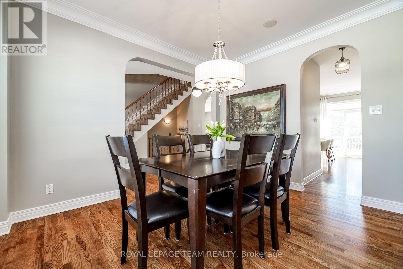 10 Beechgrove Gardens, Ottawa, Ontario  K2S 1W5 - Photo 7 - X12882122