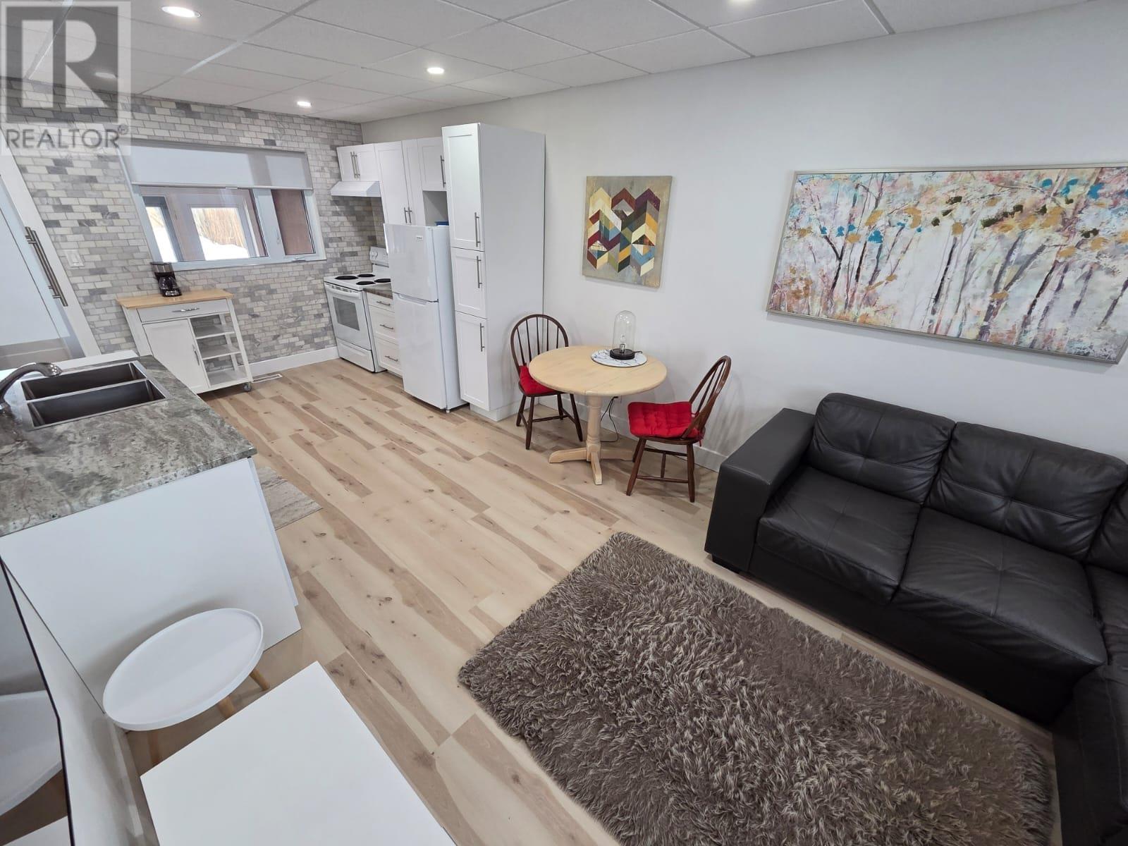 84 Machar Ave, Thunder Bay, Ontario  P7B 2Y6 - Photo 5 - TB2600438