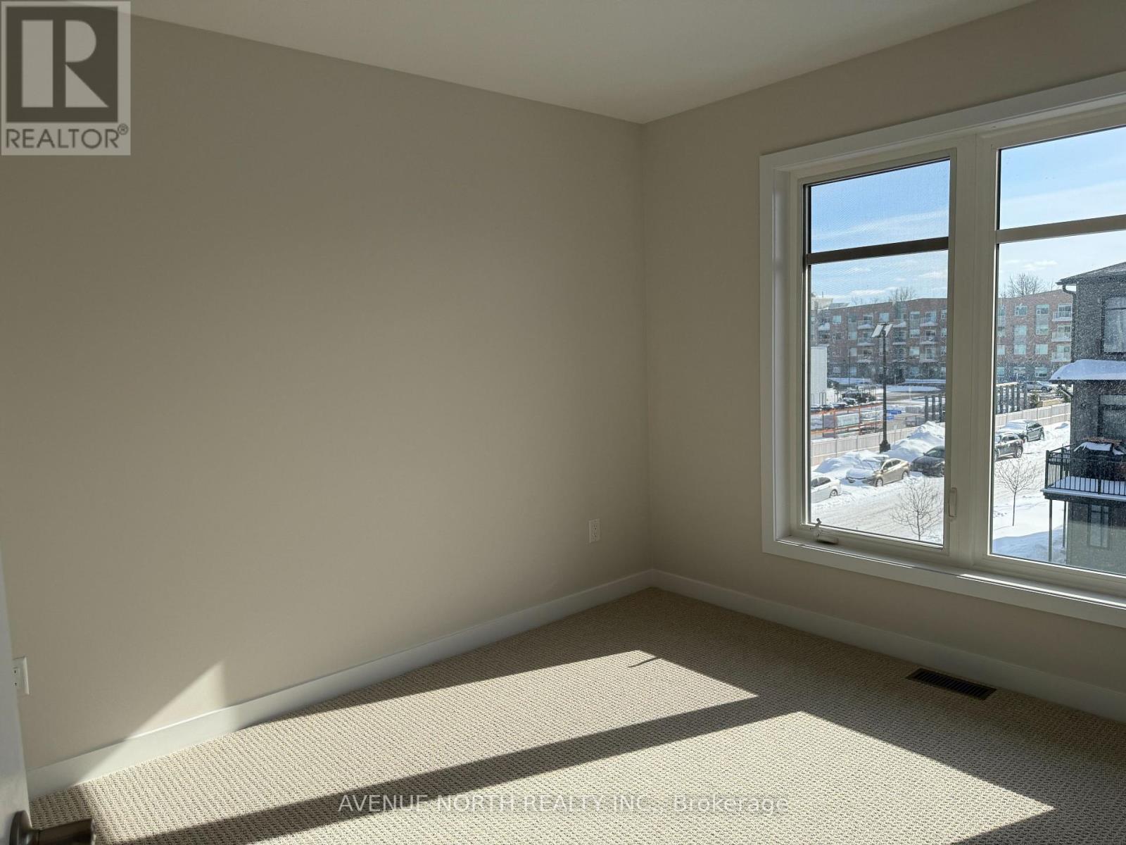 646 Corporal Private, Ottawa, Ontario  K1X 0M7 - Photo 18 - X12763814