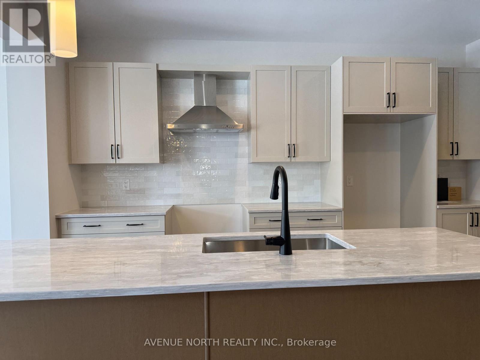 210 Ginebik Way, Ottawa, Ontario  K1X 0H4 - Photo 10 - X12763824