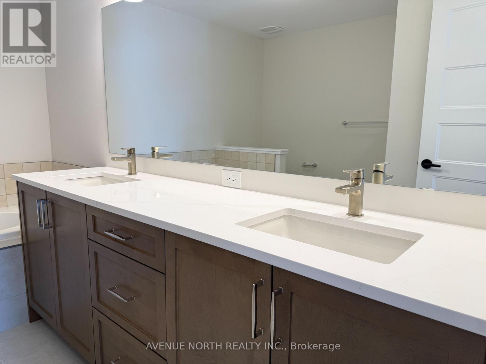 210 Ginebik Way, Ottawa, Ontario  K1X 0H4 - Photo 36 - X12763824