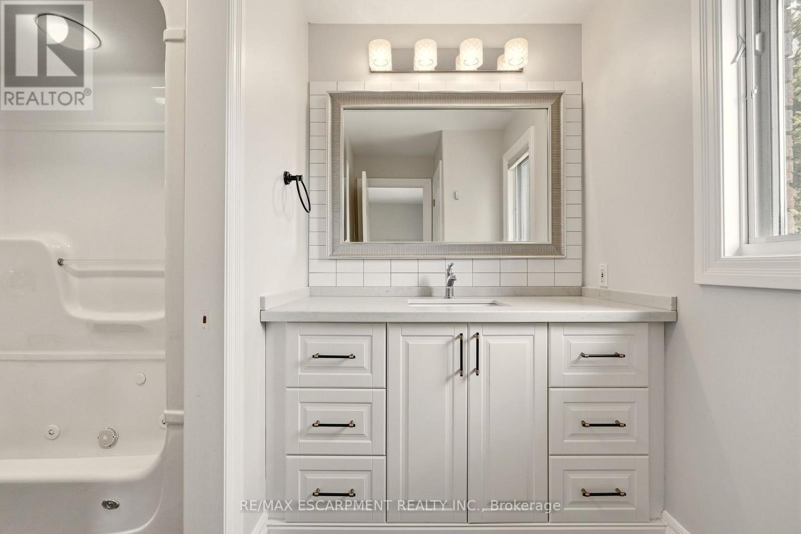 15 Palomino Drive, Hamilton, Ontario  L0R 1H3 - Photo 33 - X12871666