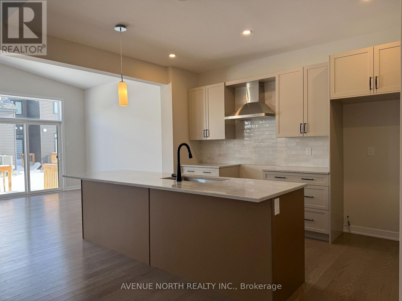 210 Ginebik Way, Ottawa, Ontario  K1X 0H4 - Photo 9 - X12763824