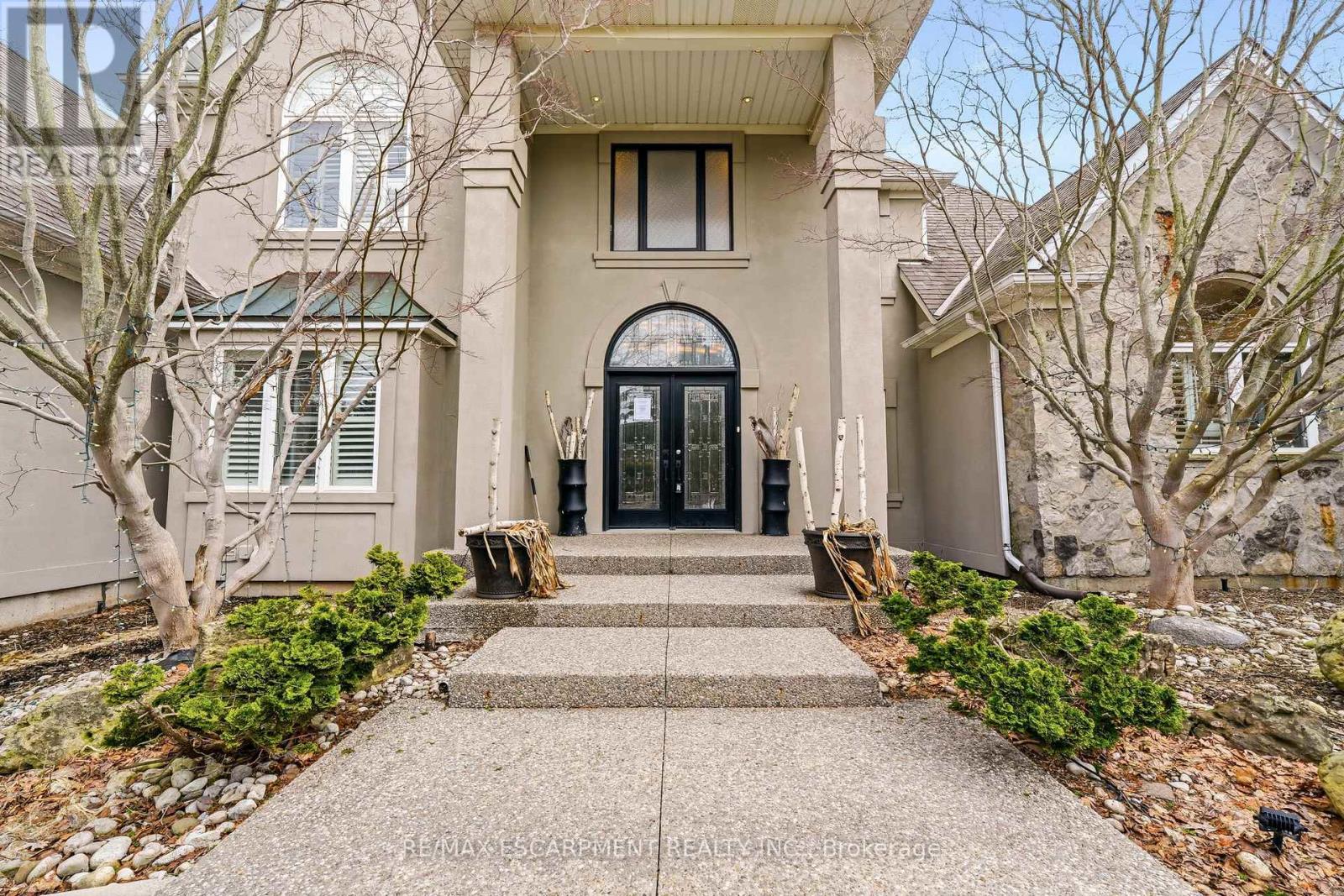 15 Palomino Drive, Hamilton, Ontario  L0R 1H3 - Photo 5 - X12871666