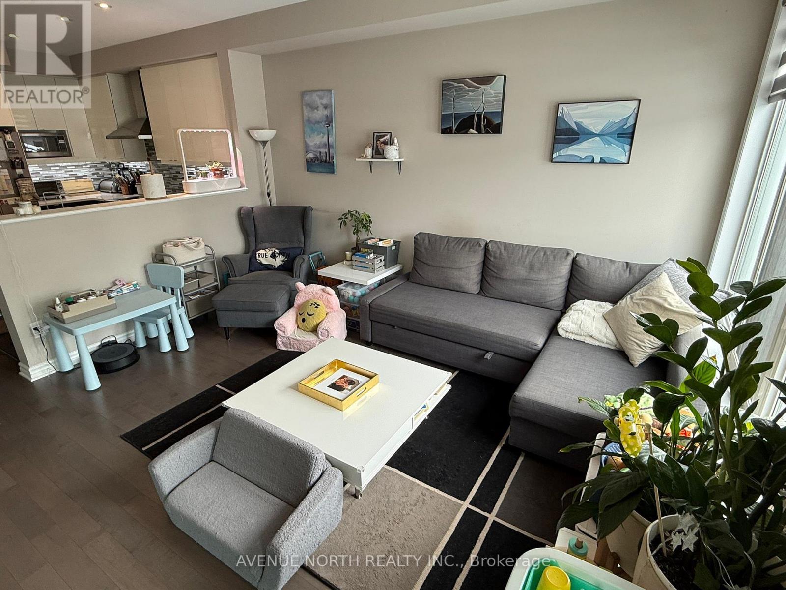 821 Cedar Creek Drive, Ottawa, Ontario K1T 0B3 - Photo 12 - X12835546