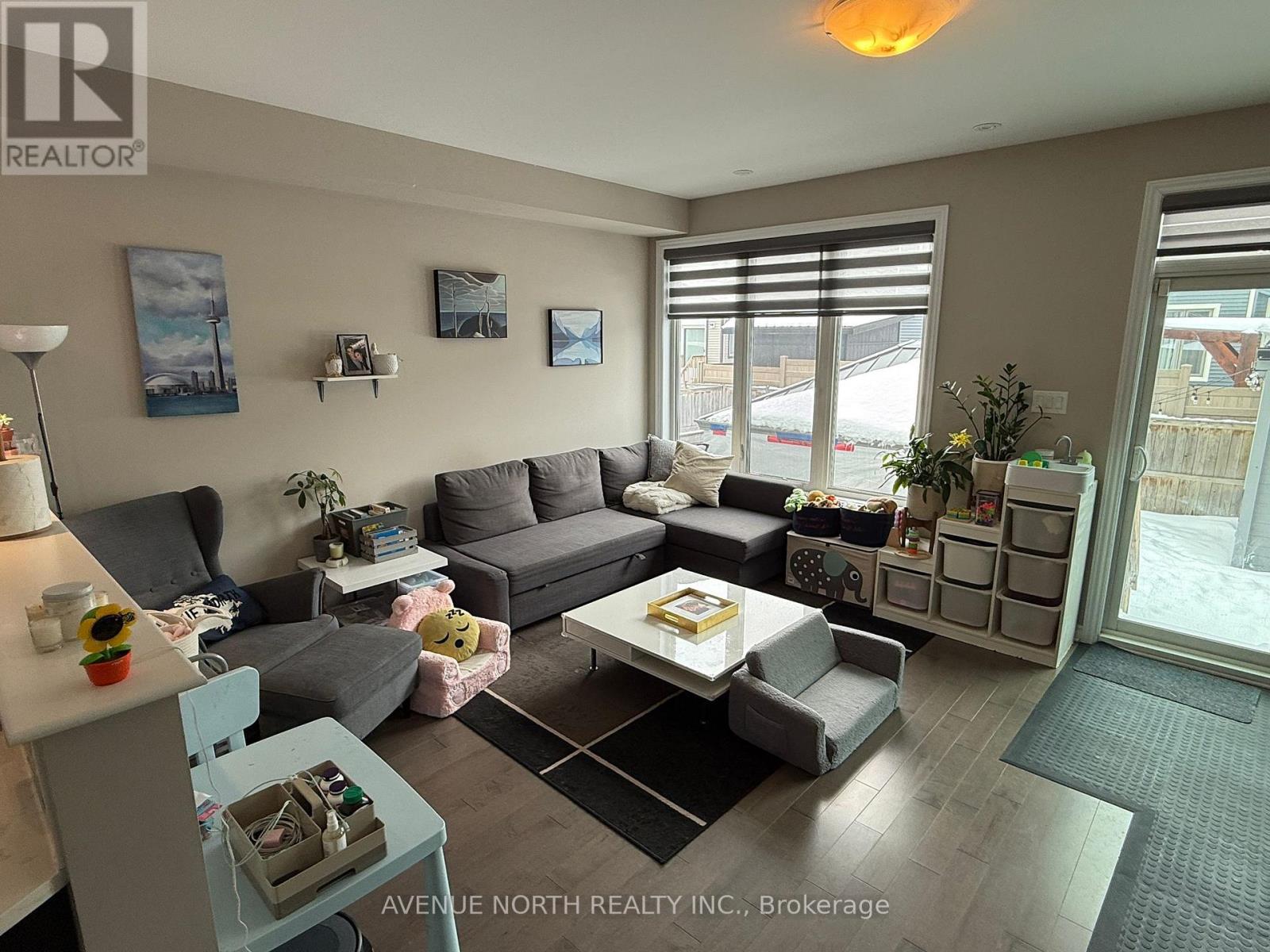 821 Cedar Creek Drive, Ottawa, Ontario K1T 0B3 - Photo 10 - X12835546