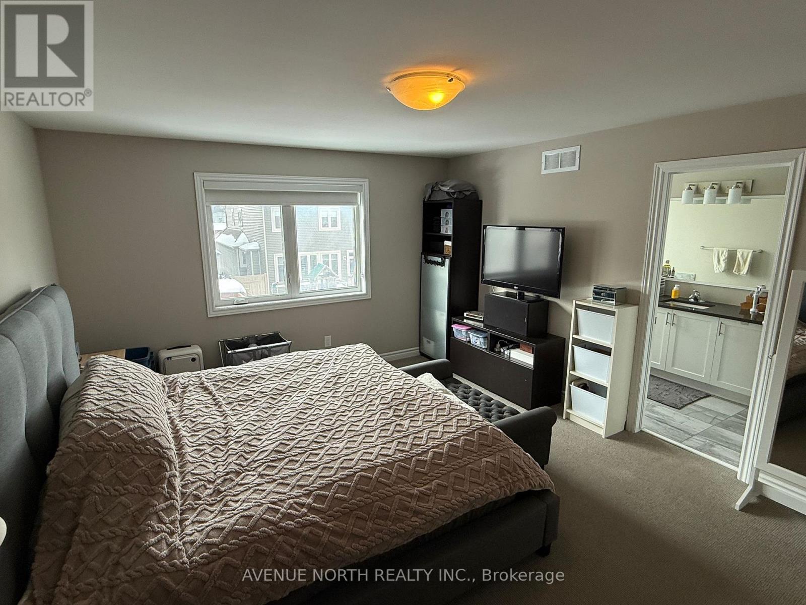 821 Cedar Creek Drive, Ottawa, Ontario K1T 0B3 - Photo 24 - X12835546