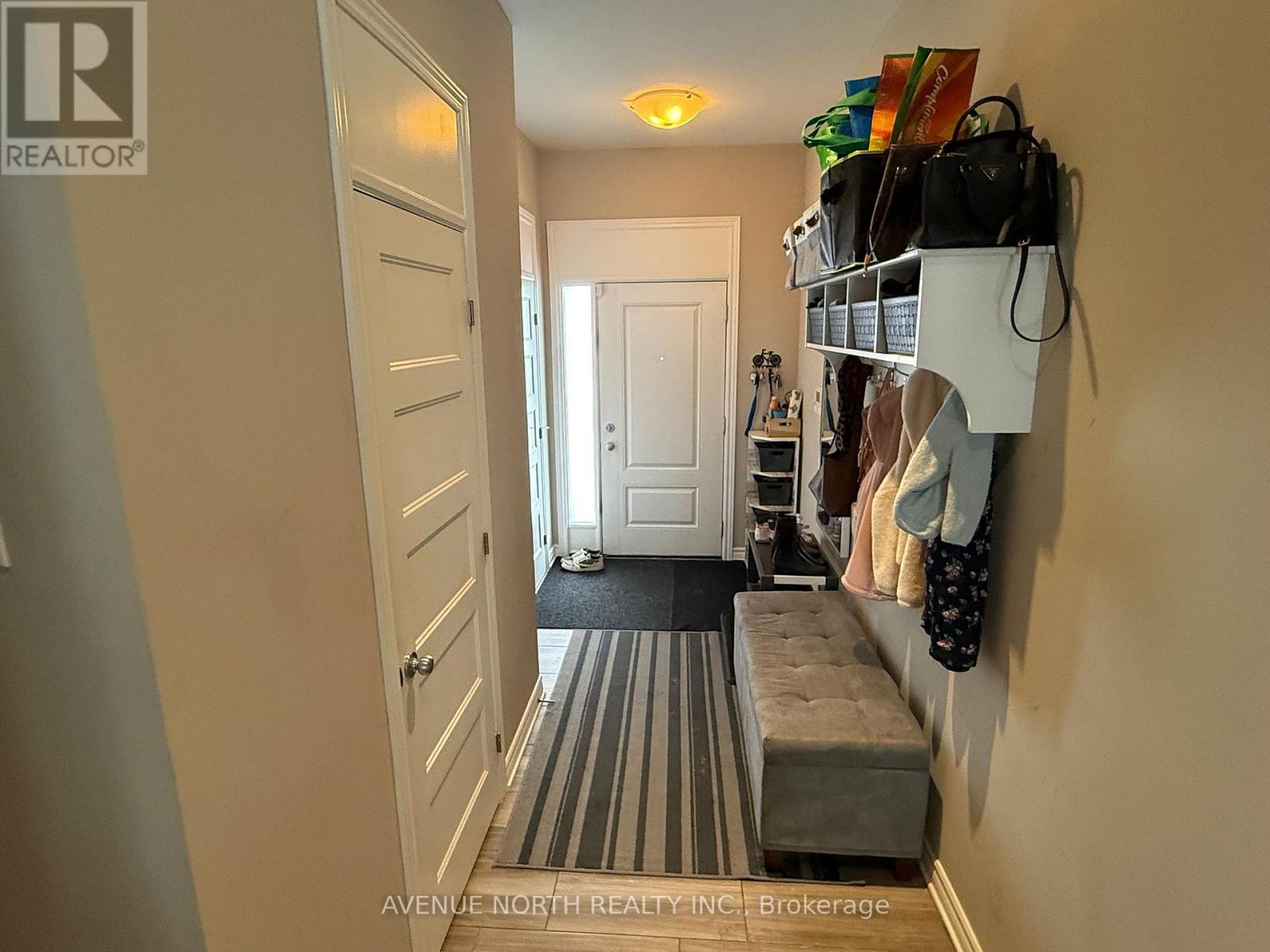 821 Cedar Creek Drive, Ottawa, Ontario K1T 0B3 - Photo 3 - X12835546