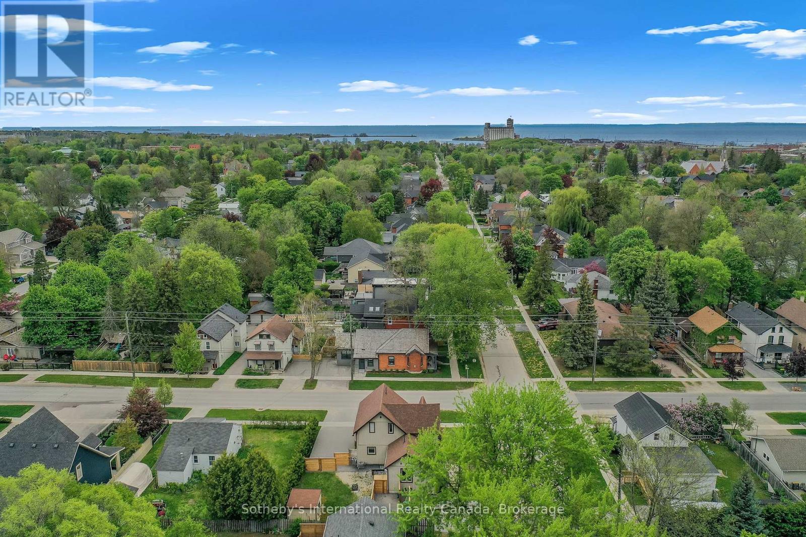 A&b - 218 Fifth Street, Collingwood, Ontario  L9Y 1X6 - Photo 6 - S12882078