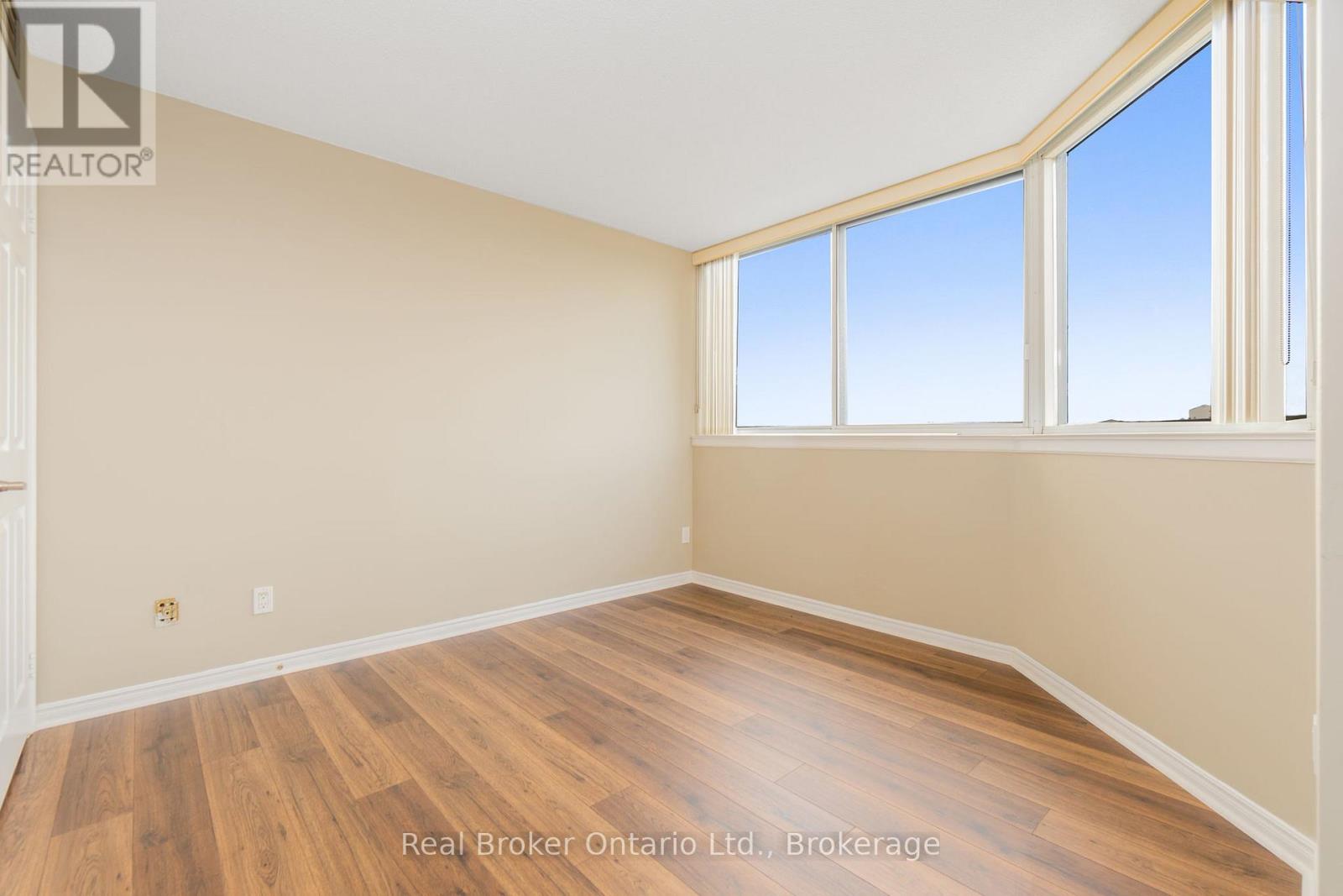 502 - 880 Dundas Street W, Mississauga, Ontario L5C 4H3 - Photo 17 - W12882150