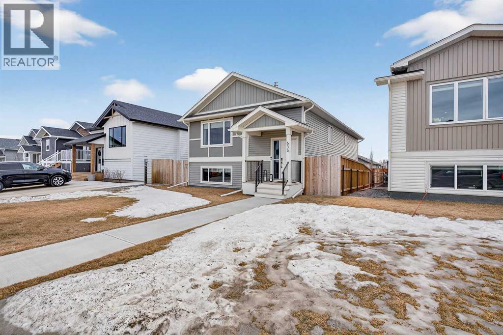 635 Parkside Green, Coaldale, Alberta  T1M 0B2 - Photo 2 - A2290566