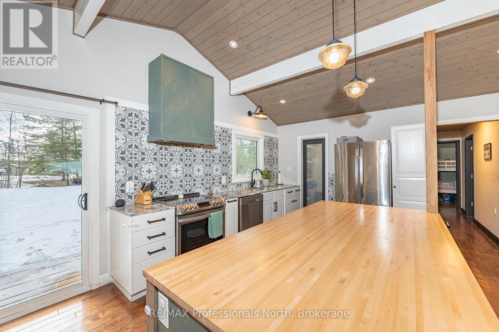 221 Alpine Lake Road, Trent Lakes, Ontario  K0M 1A0 - Photo 9 - X12882136