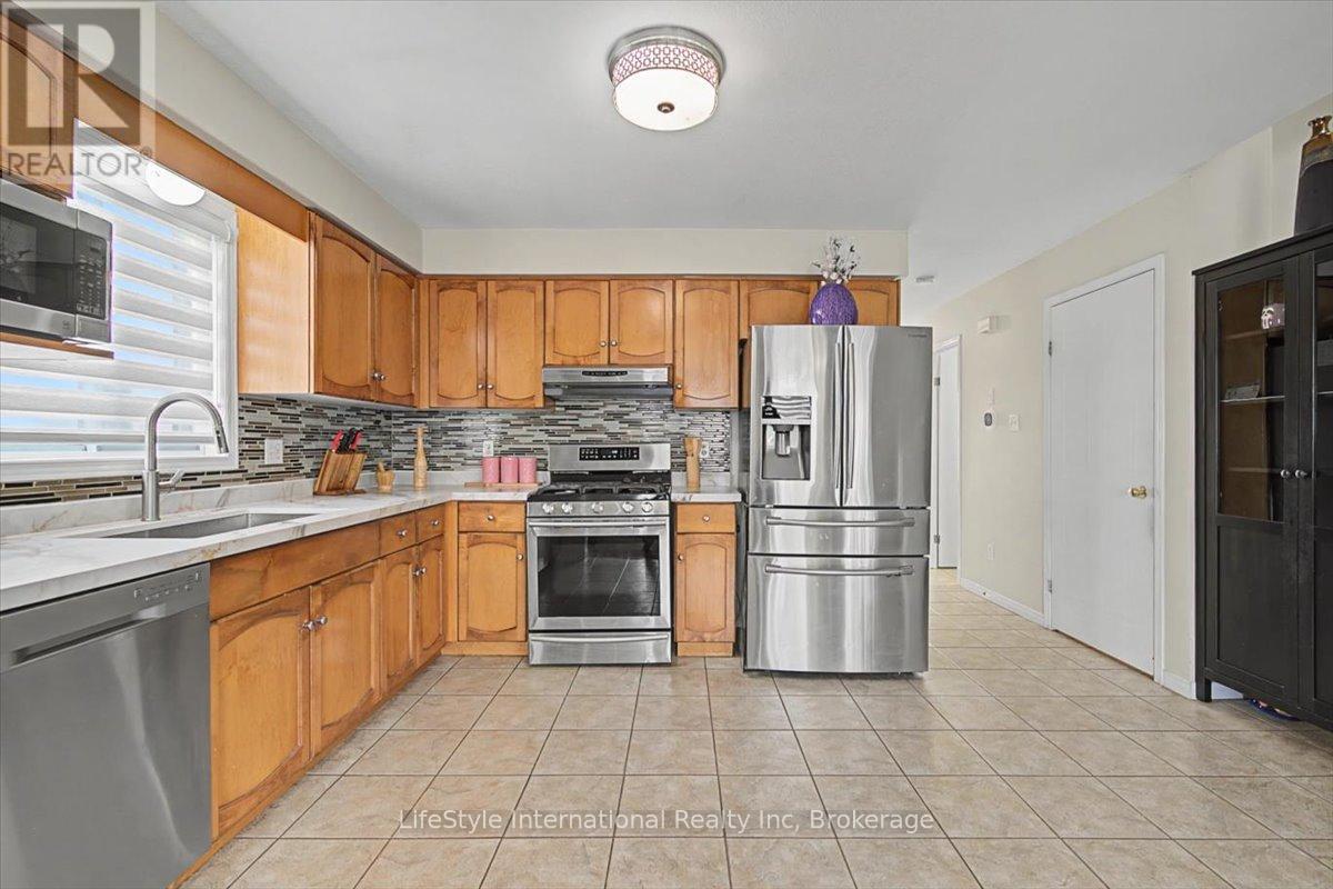 56 Raspberry Lane, Guelph (Grange Road), Ontario  N1E 7H5 - Photo 11 - X12882166