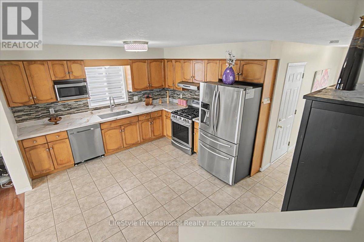 56 Raspberry Lane, Guelph (Grange Road), Ontario  N1E 7H5 - Photo 12 - X12882166