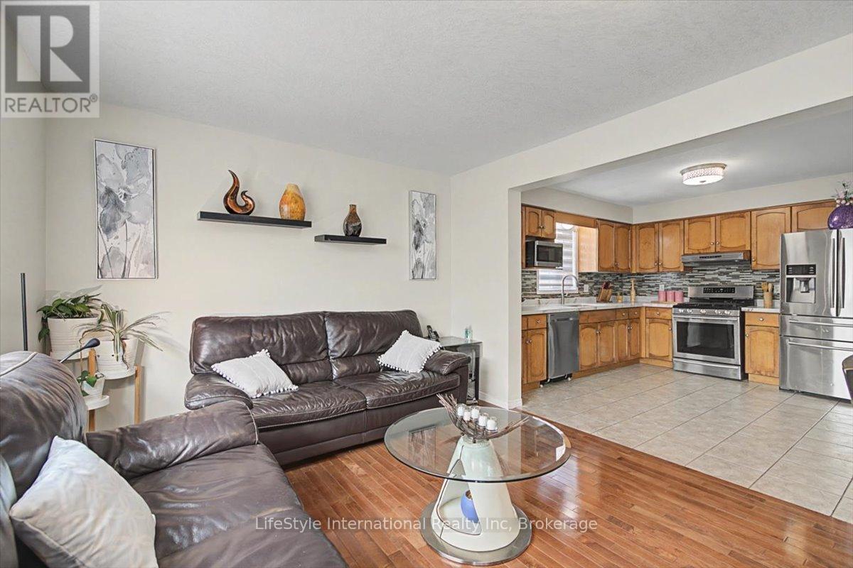 56 Raspberry Lane, Guelph (Grange Road), Ontario  N1E 7H5 - Photo 15 - X12882166