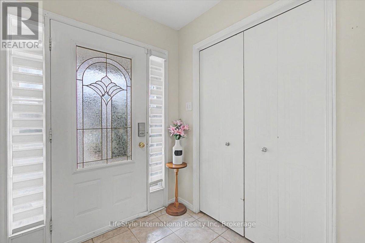 56 Raspberry Lane, Guelph (Grange Road), Ontario  N1E 7H5 - Photo 5 - X12882166