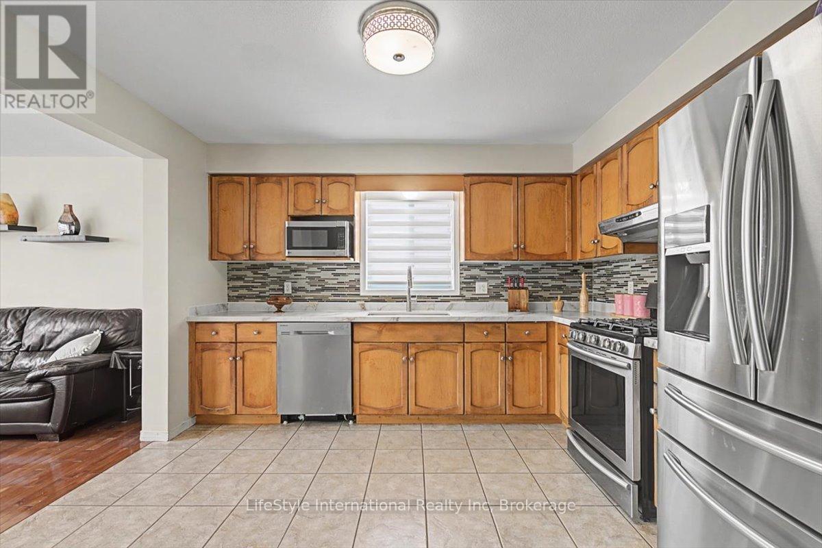 56 Raspberry Lane, Guelph (Grange Road), Ontario  N1E 7H5 - Photo 9 - X12882166