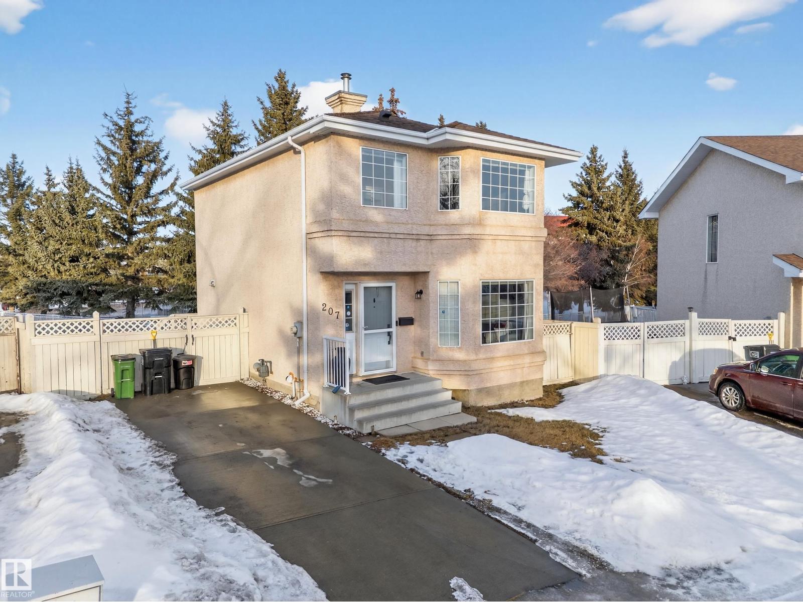 207 River Pt Nw, Edmonton, Alberta  T5A 4Z4 - Photo 3 - E4477444