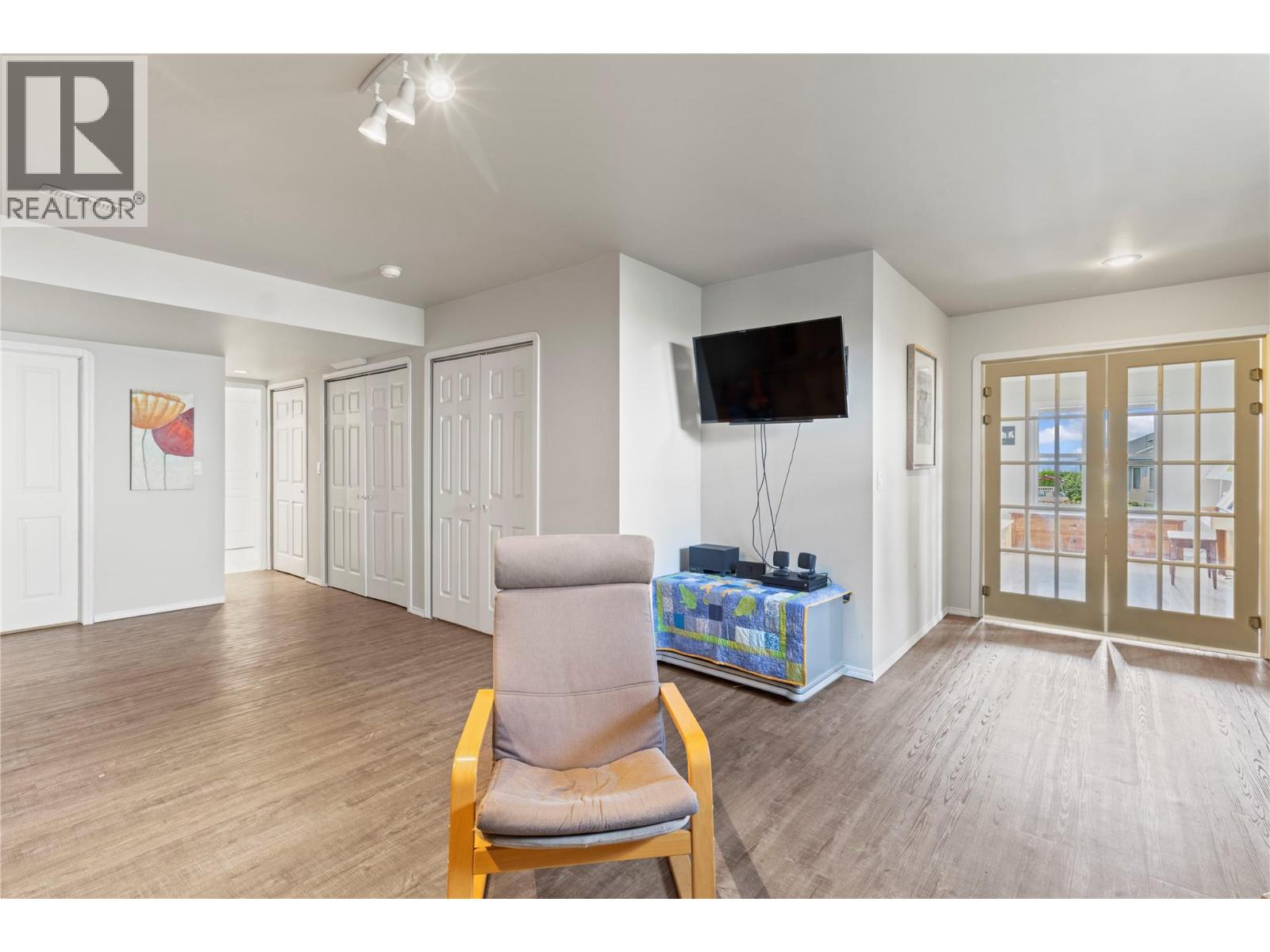 2500 4th Avenue Se, Salmon Arm, British Columbia  V1E 1K7 - Photo 58 - 10378531