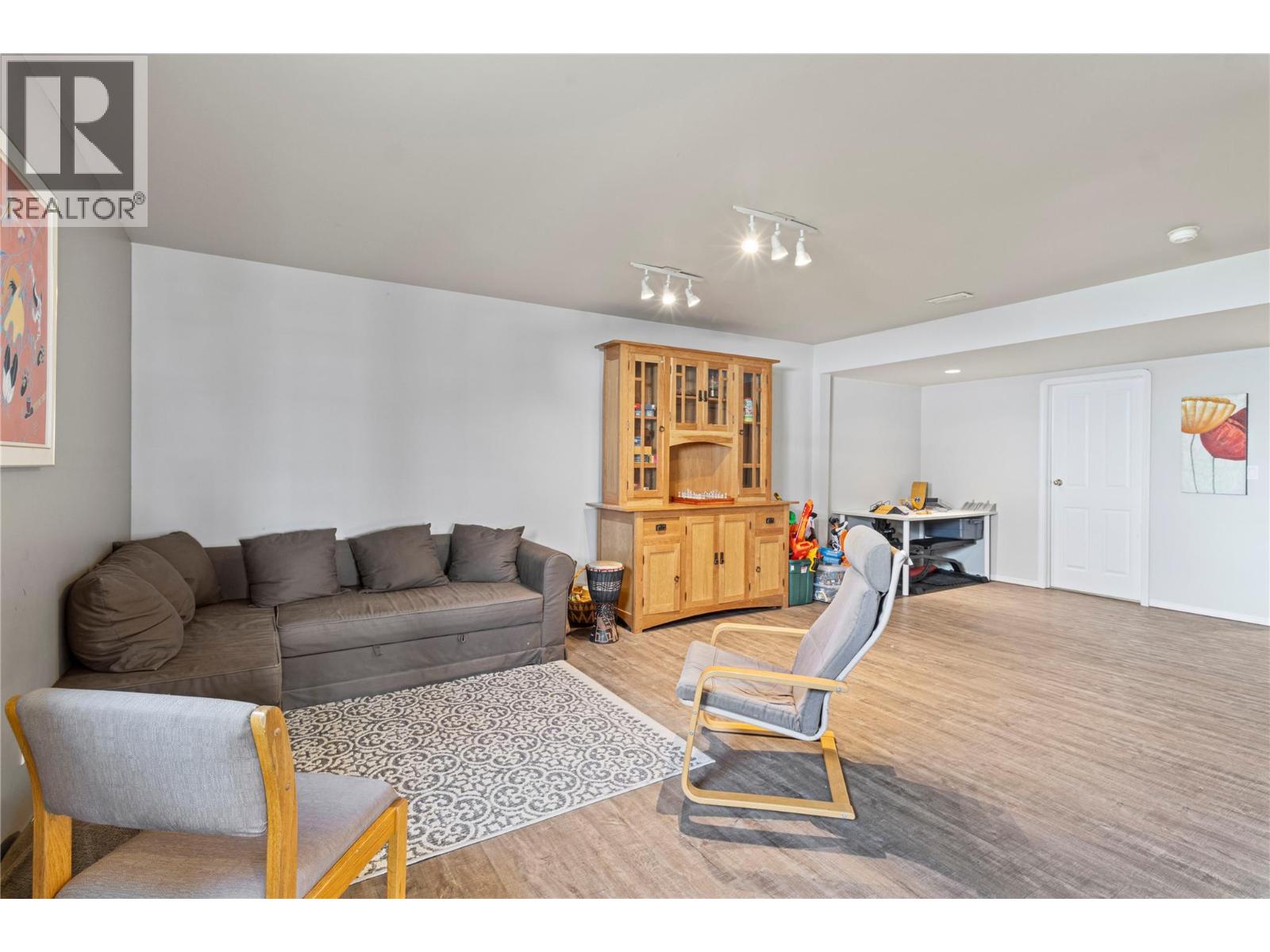 2500 4th Avenue Se, Salmon Arm, British Columbia  V1E 1K7 - Photo 57 - 10378531