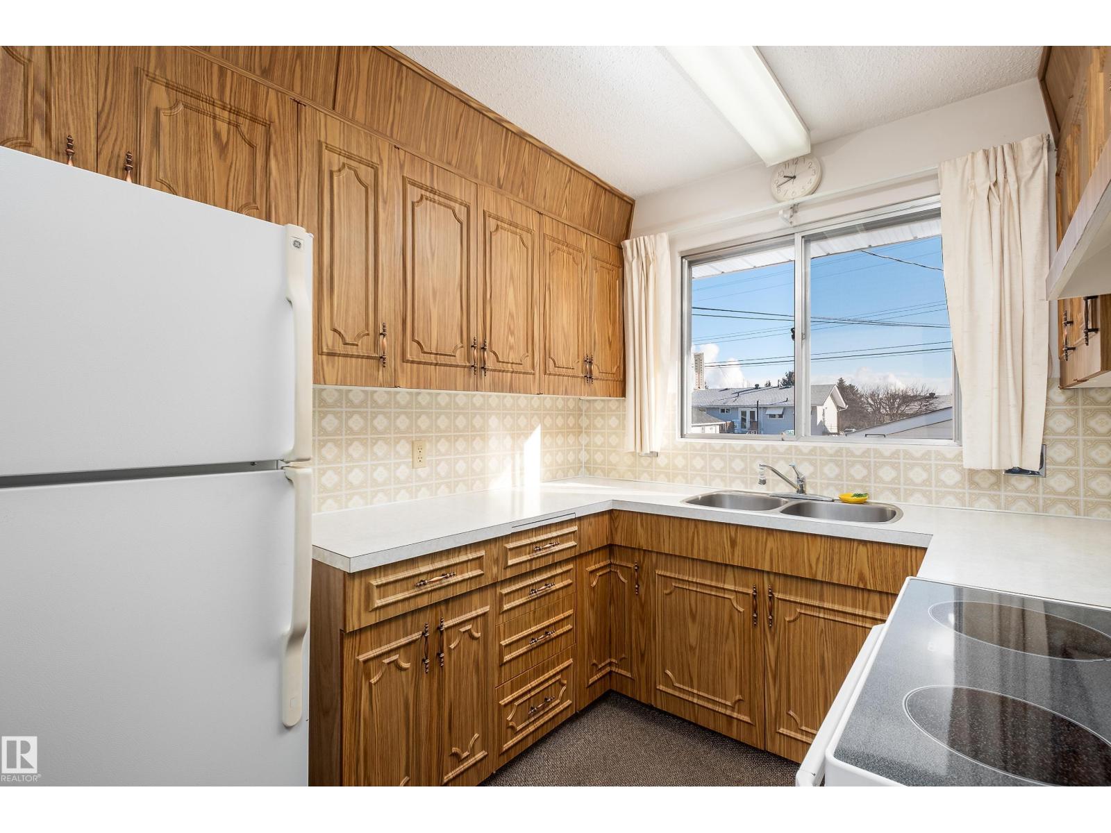 9251 69a St Nw, Edmonton, Alberta  T6B 1W1 - Photo 22 - E4477451