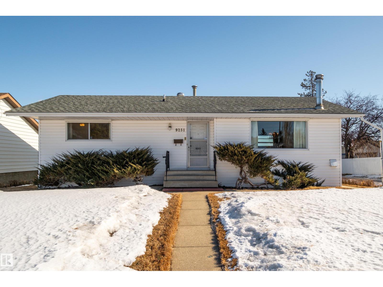 9251 69a St Nw, Edmonton, Alberta  T6B 1W1 - Photo 10 - E4477451