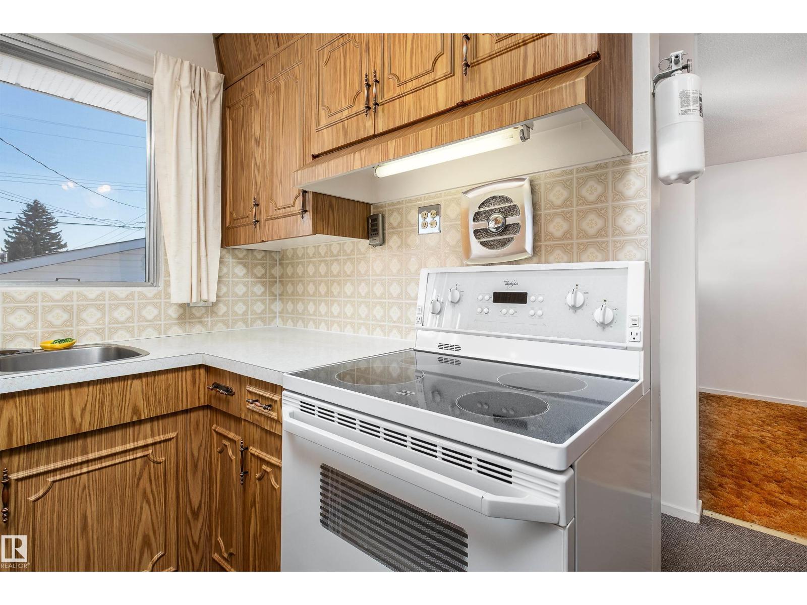 9251 69a St Nw, Edmonton, Alberta  T6B 1W1 - Photo 24 - E4477451