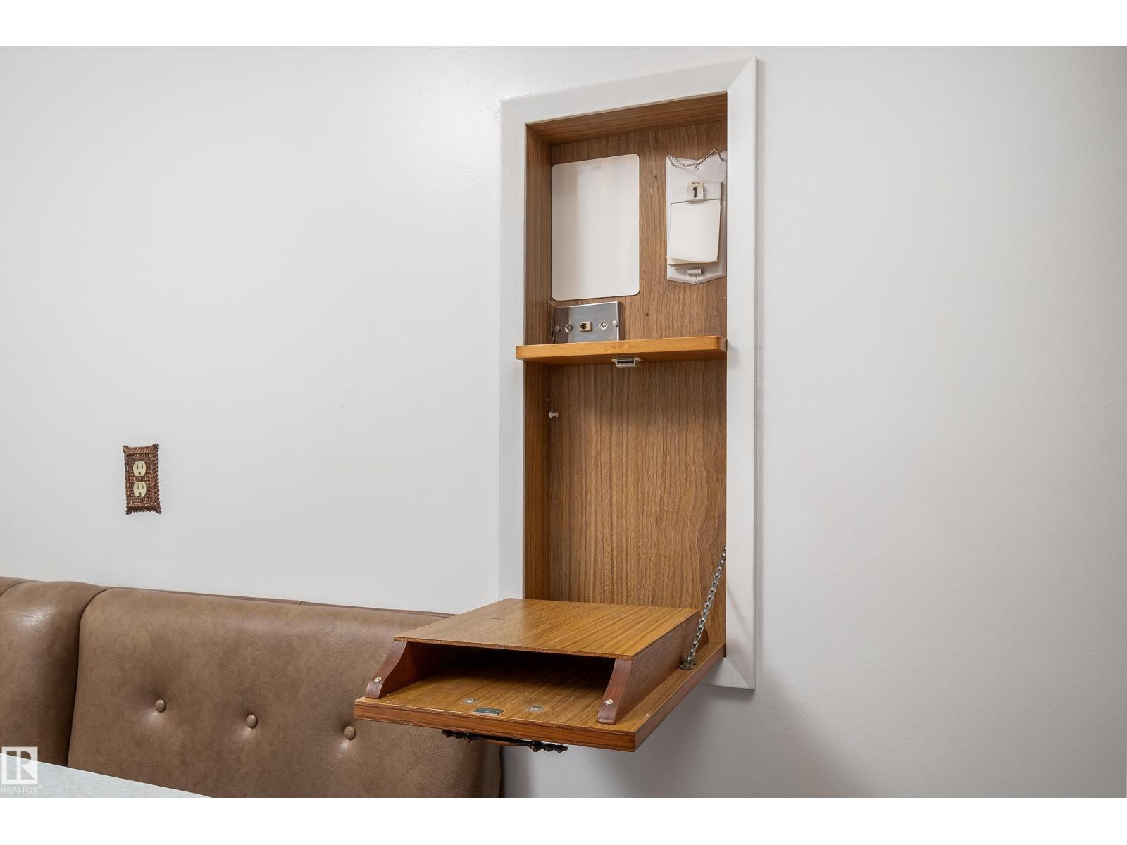 9251 69a St Nw, Edmonton, Alberta  T6B 1W1 - Photo 26 - E4477451