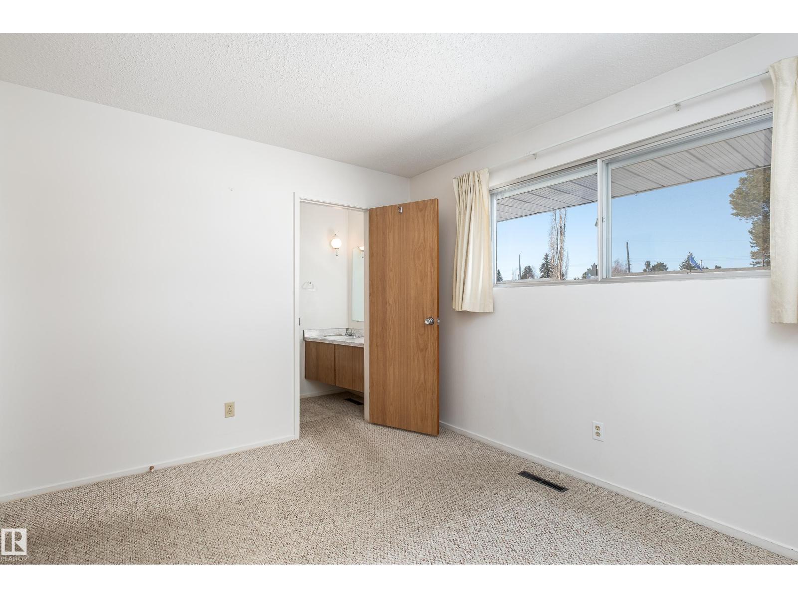 9251 69a St Nw, Edmonton, Alberta  T6B 1W1 - Photo 30 - E4477451