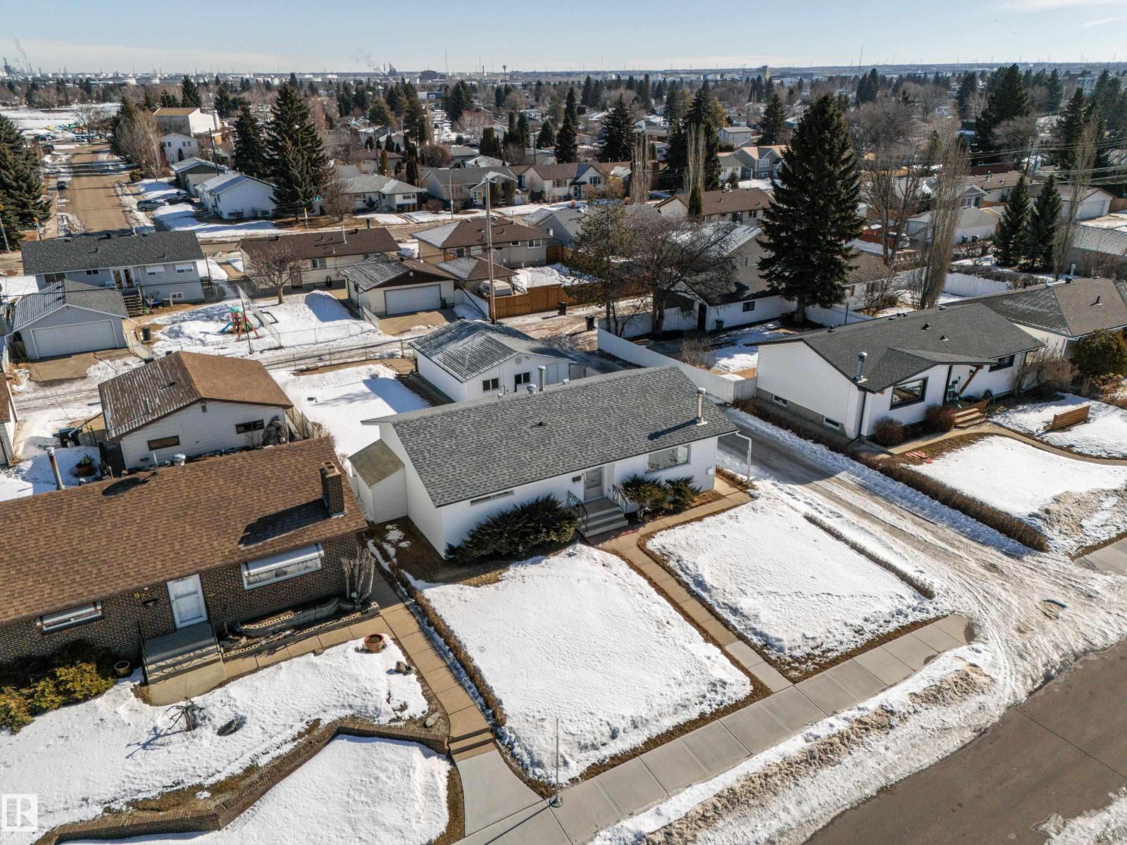 9251 69a St Nw, Edmonton, Alberta  T6B 1W1 - Photo 74 - E4477451