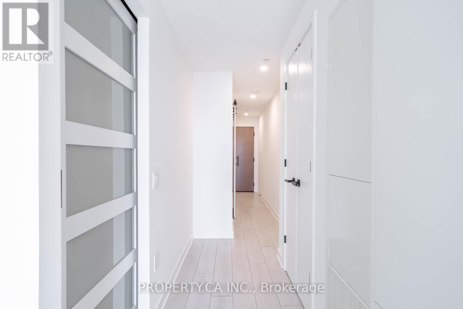 1705 - 55 Charles Street E, Toronto, Ontario  M4Y 0J1 - Photo 2 - C12882132