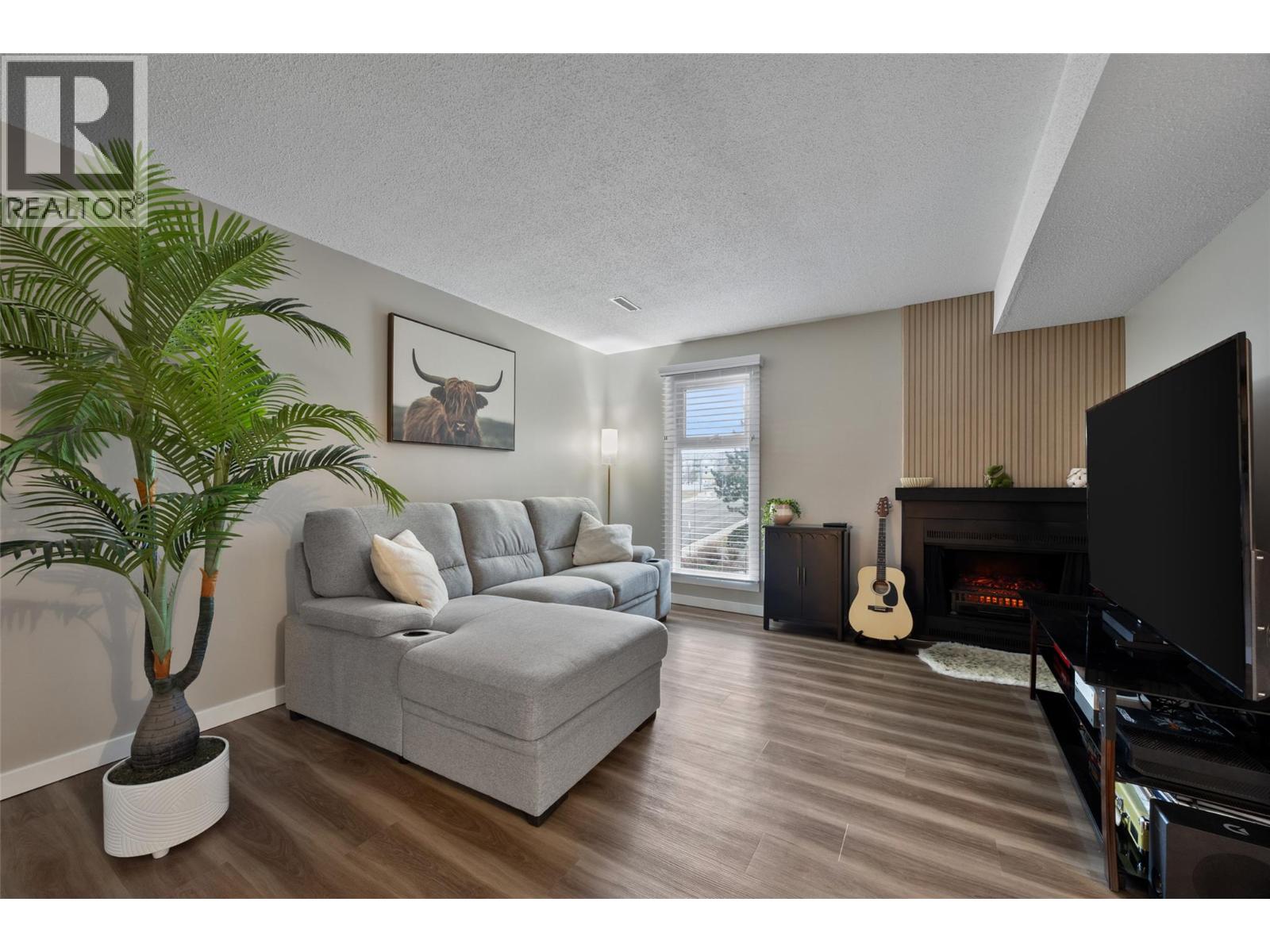 1221 Hugh Allan Drive Unit# 4, Kamloops, British Columbia  V1S 1M7 - Photo 3 - 10379273