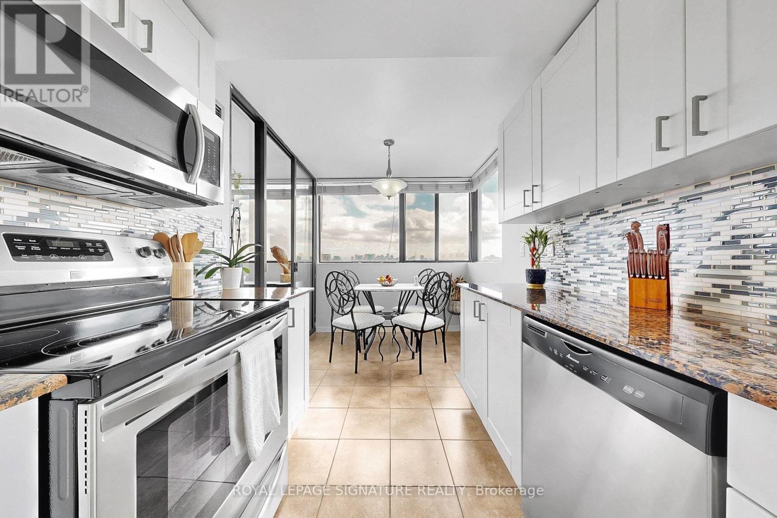 902 - 133 Torresdale Avenue, Toronto (Westminster-Branson), Ontario  M2R 3T2 - Photo 19 - C12879320