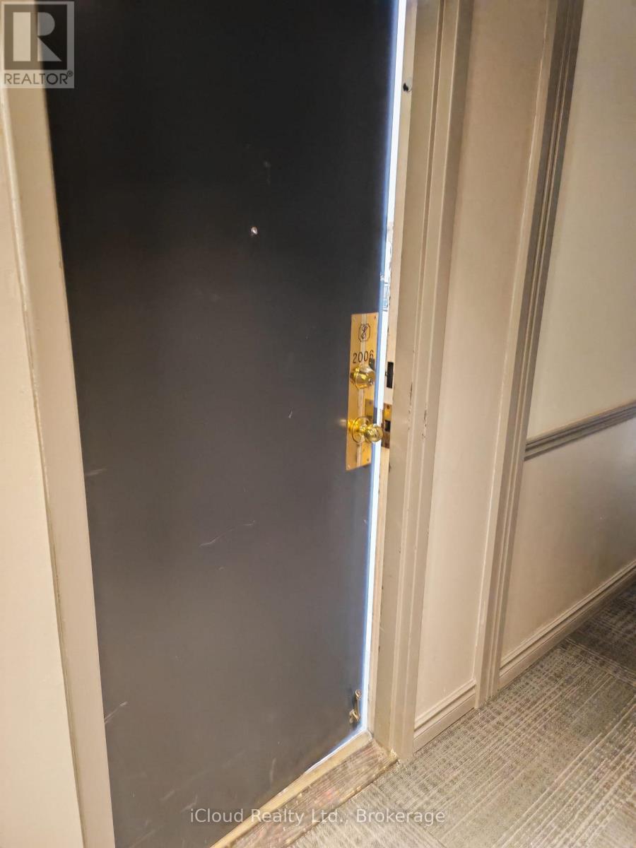 2006 - 265 Enfield Place, Mississauga, Ontario  L5B 3Y6 - Photo 5 - W12882144