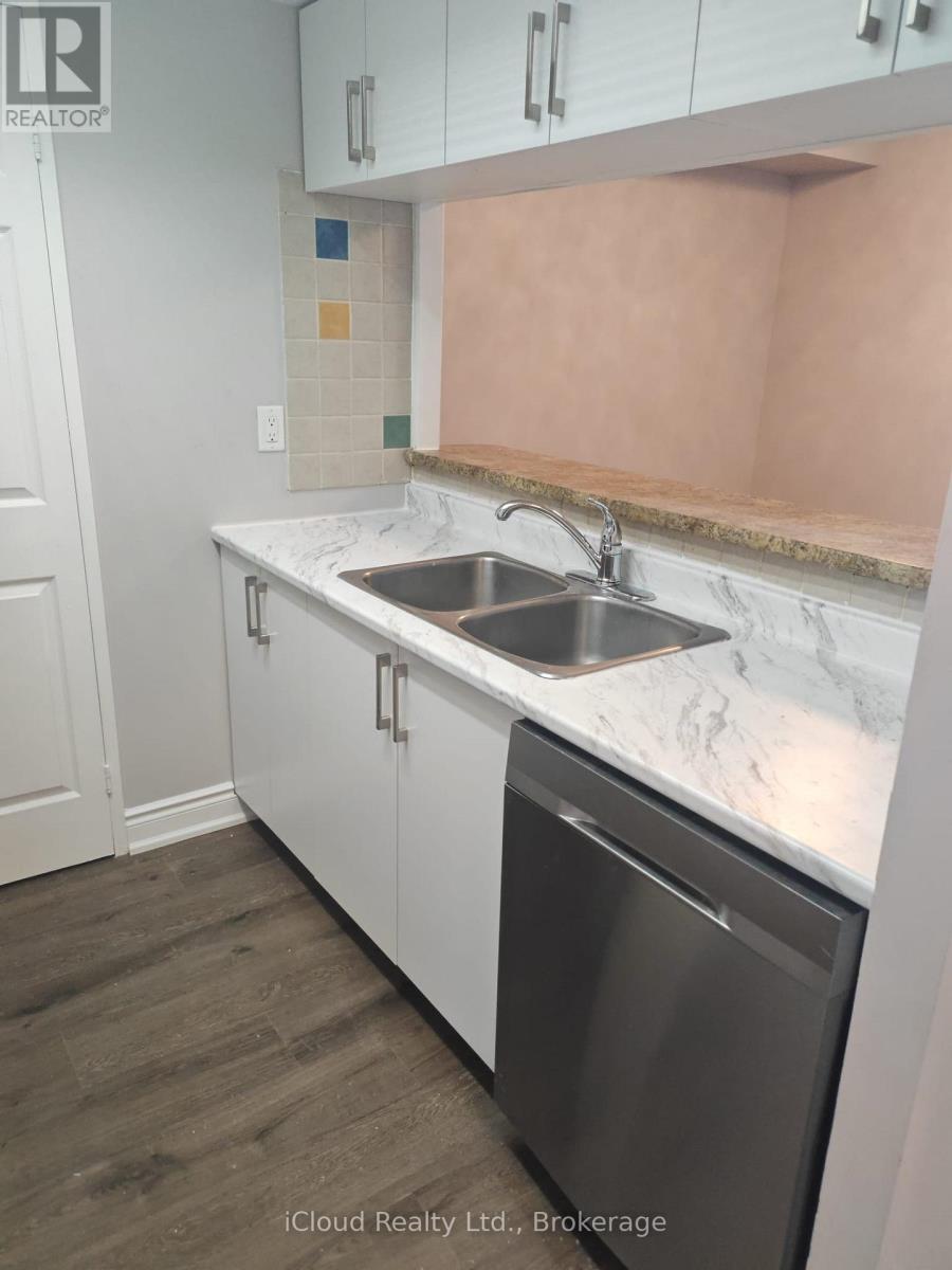 2006 - 265 Enfield Place, Mississauga, Ontario  L5B 3Y6 - Photo 9 - W12882144