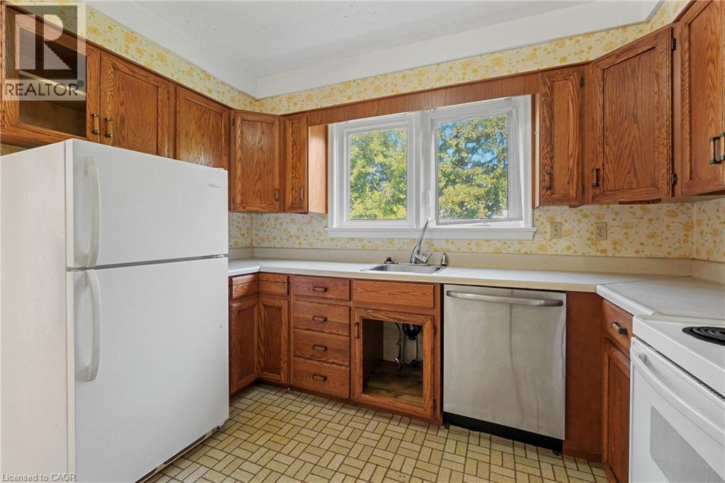 809 Smyth Road, Ottawa, Ontario  K1G 1P2 - Photo 14 - 40795383