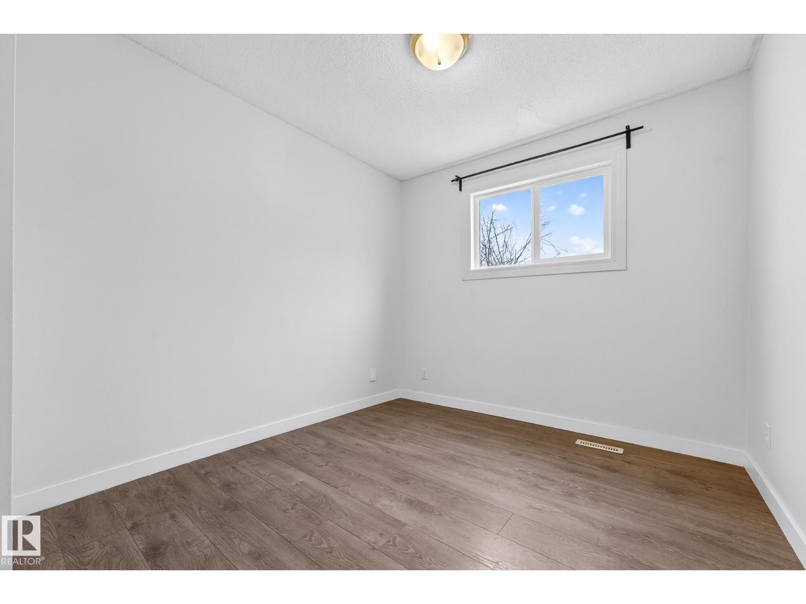 1414 Lakewood Rd W Nw, Edmonton, Alberta  T6K 3M2 - Photo 12 - E4477453