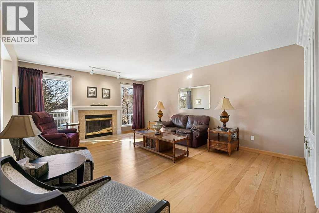 30 Douglasbank Gardens Se, Calgary, Alberta  T2Z 2C9 - Photo 8 - A2291894