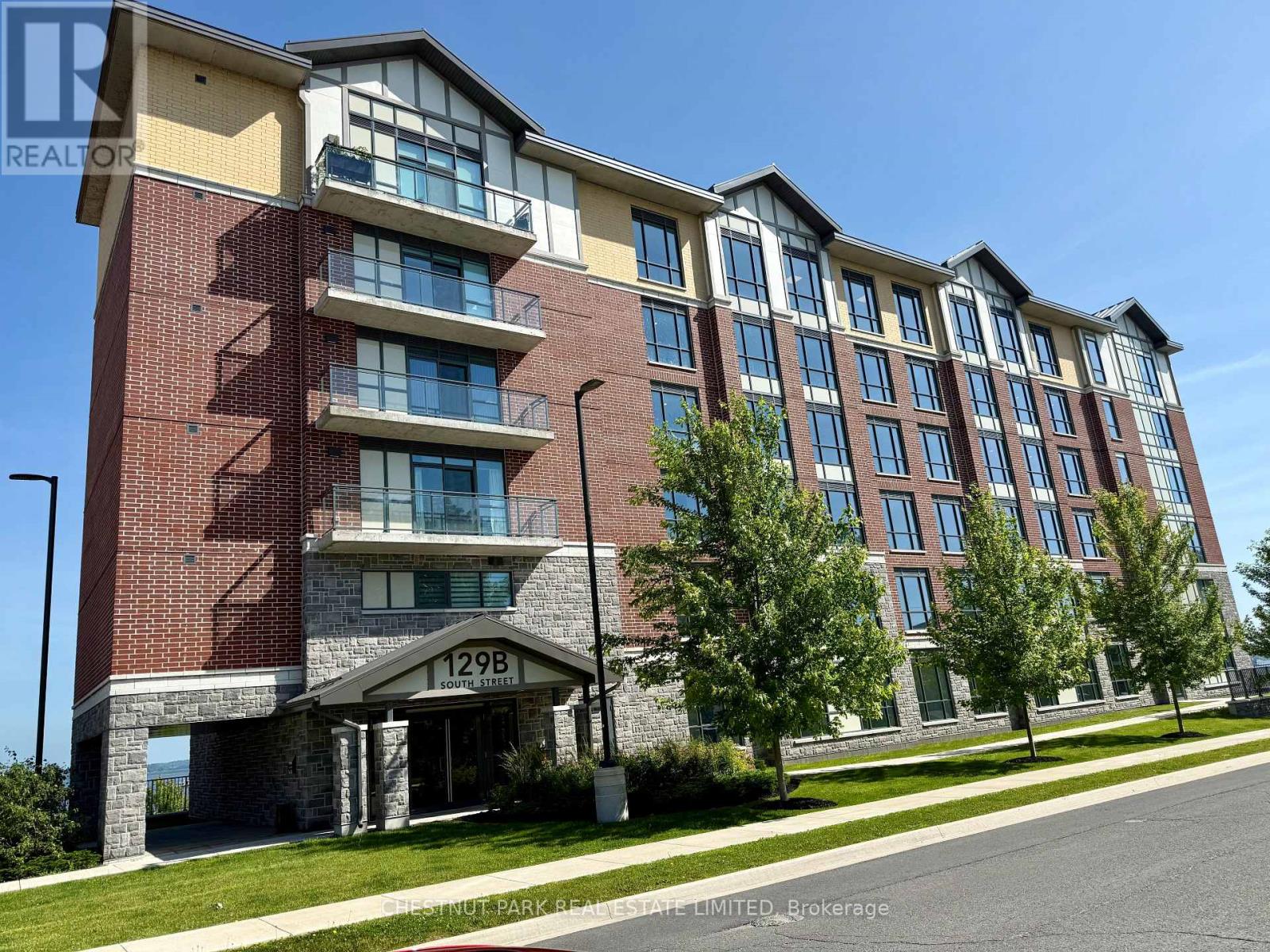 Unknown Address, ,     - Photo 1 - X12882110