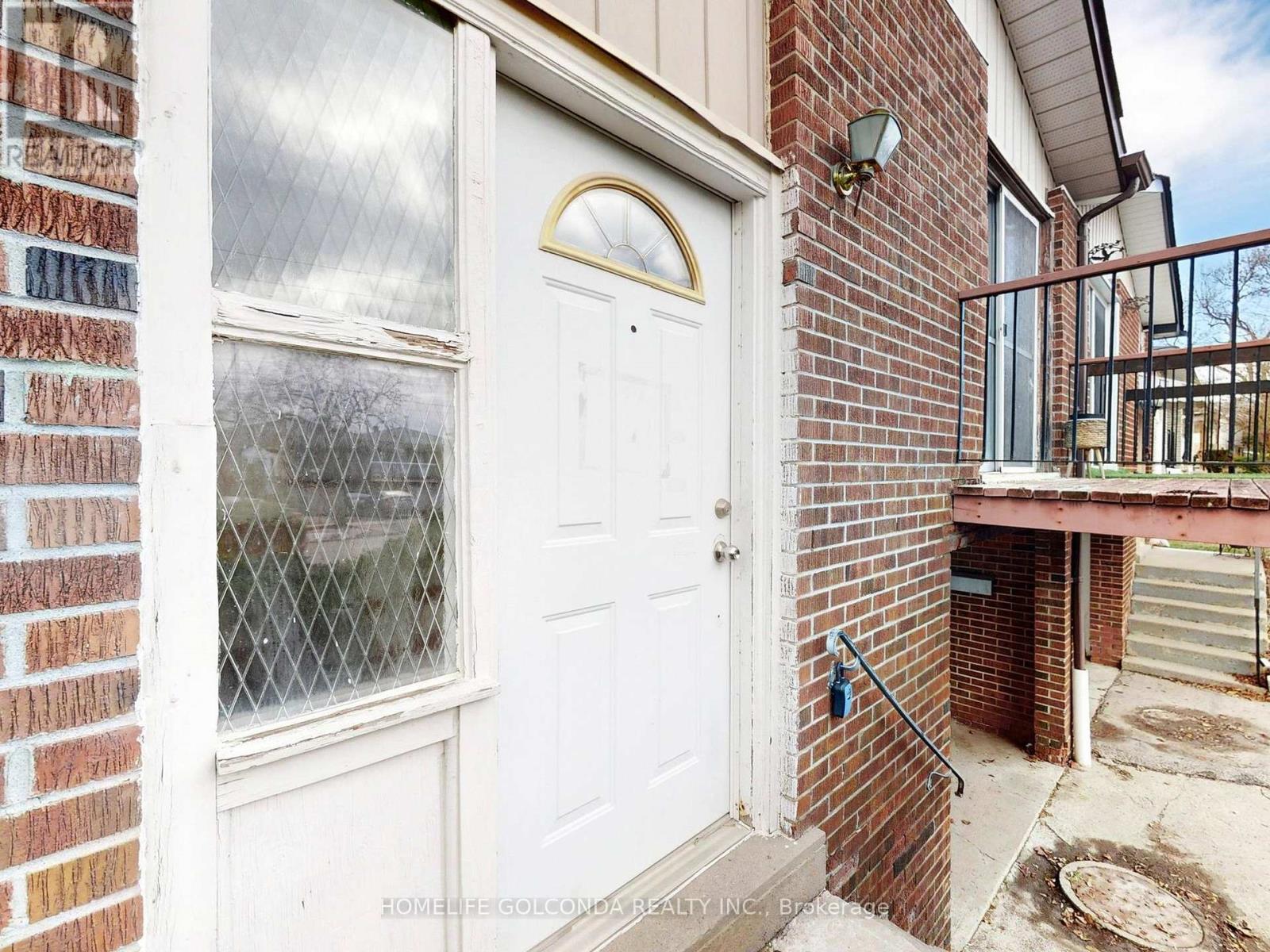 81 Sexton Crescent, Toronto, Ontario  M2H 2L7 - Photo 3 - C12878716