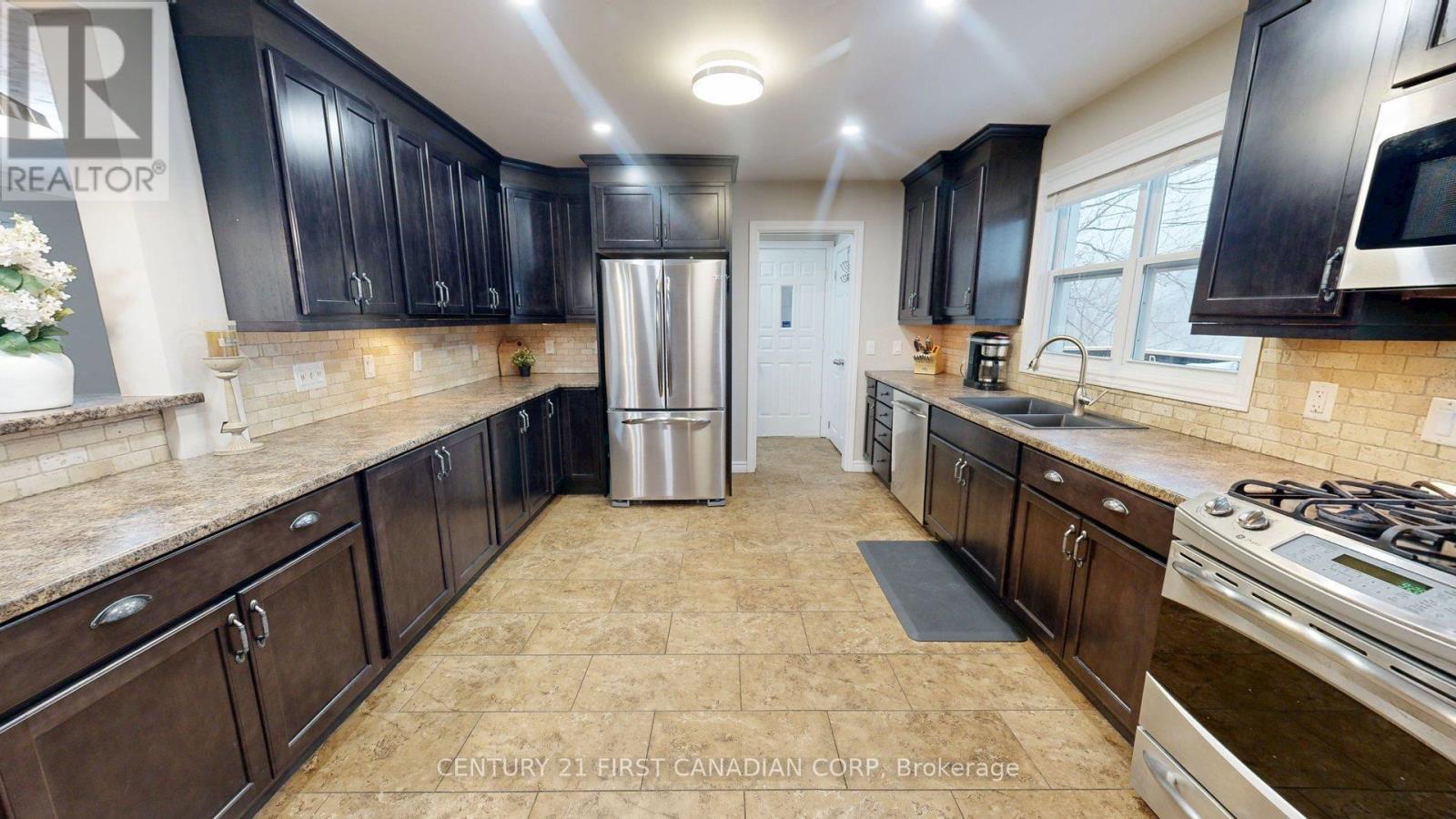 4379 Catherine Street, Thames Centre, Ontario  N0L 1G6 - Photo 11 - X12882232