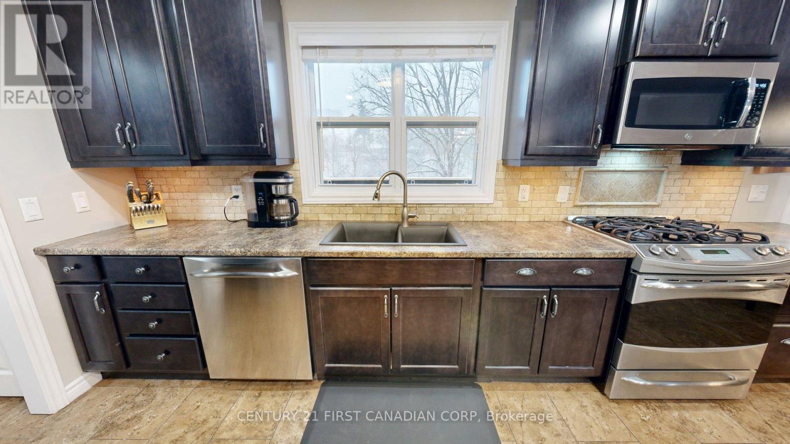 4379 Catherine Street, Thames Centre, Ontario  N0L 1G6 - Photo 12 - X12882232