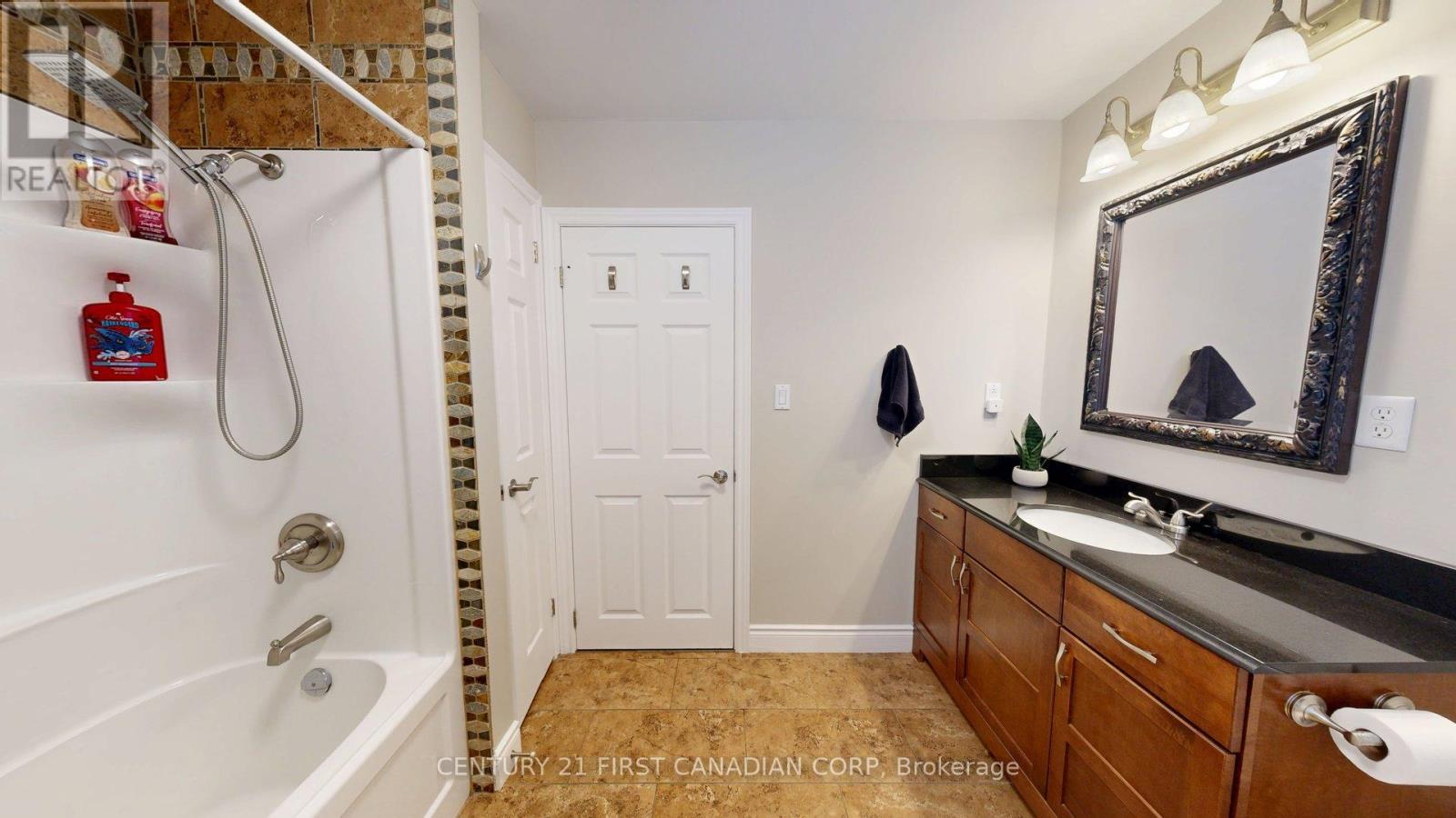 4379 Catherine Street, Thames Centre, Ontario  N0L 1G6 - Photo 19 - X12882232