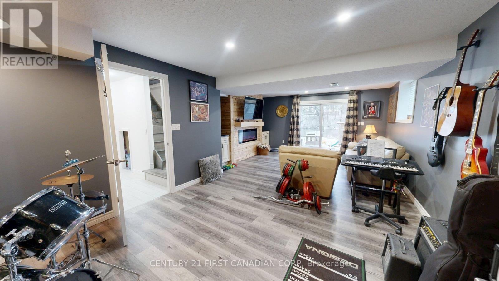 4379 Catherine Street, Thames Centre, Ontario  N0L 1G6 - Photo 26 - X12882232