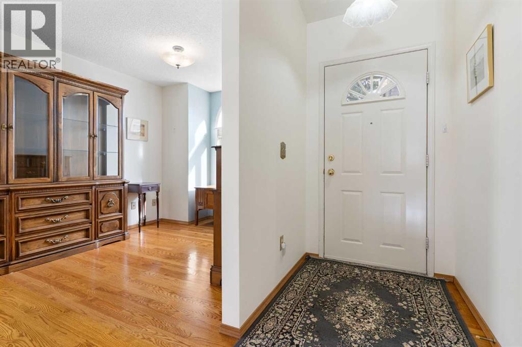 176 Christie Park Manor Sw, Calgary, Alberta  T3H 2T6 - Photo 3 - A2293322