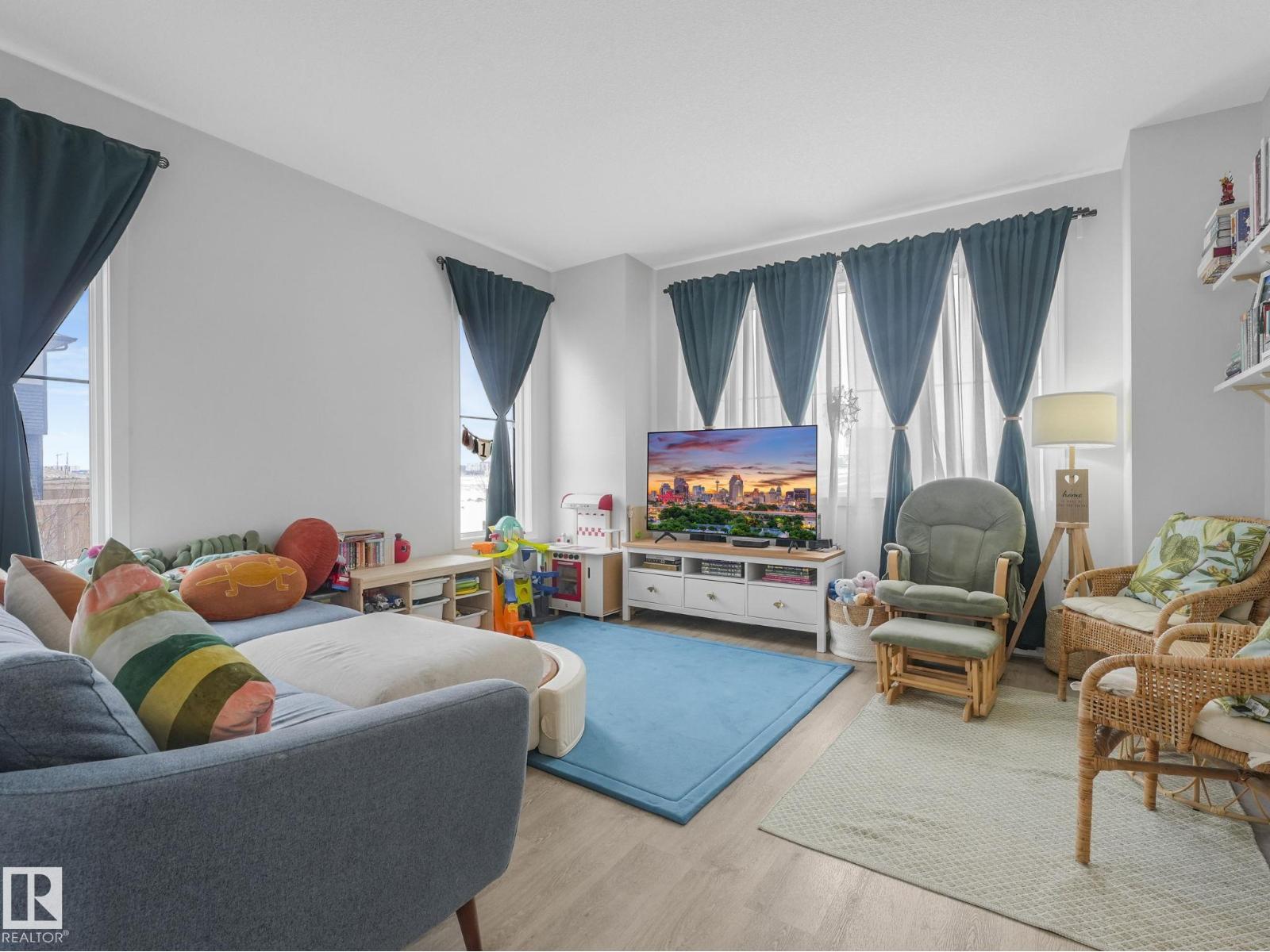 1404 Podersky Li Sw, Edmonton, Alberta  T6W 4W4 - Photo 2 - E4477353