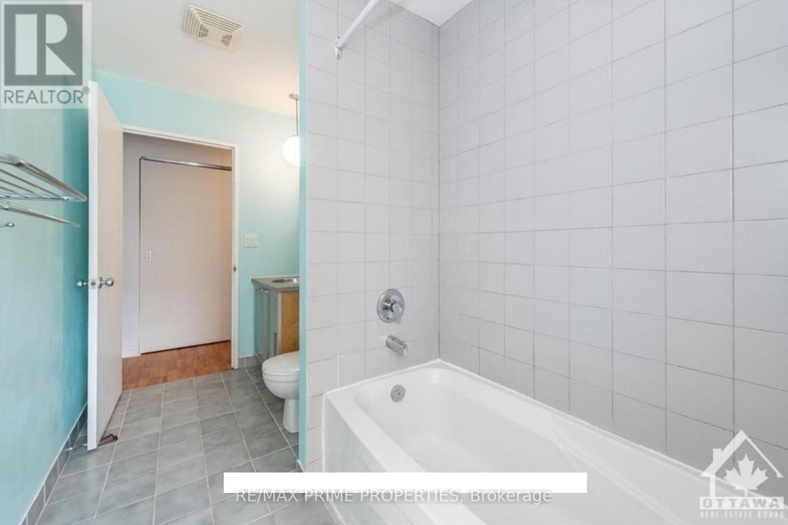 411 - 383 Cumberland Street, Ottawa, Ontario  K1N 1J7 - Photo 12 - X12882288