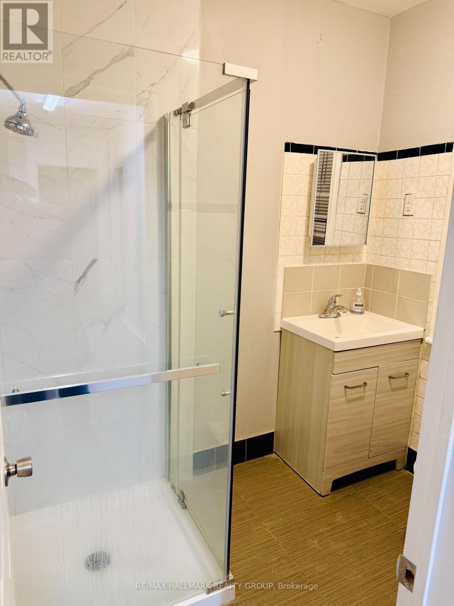 2 - 870 Somerset Street W, Ottawa, Ontario  K1R 6R7 - Photo 9 - X12882300