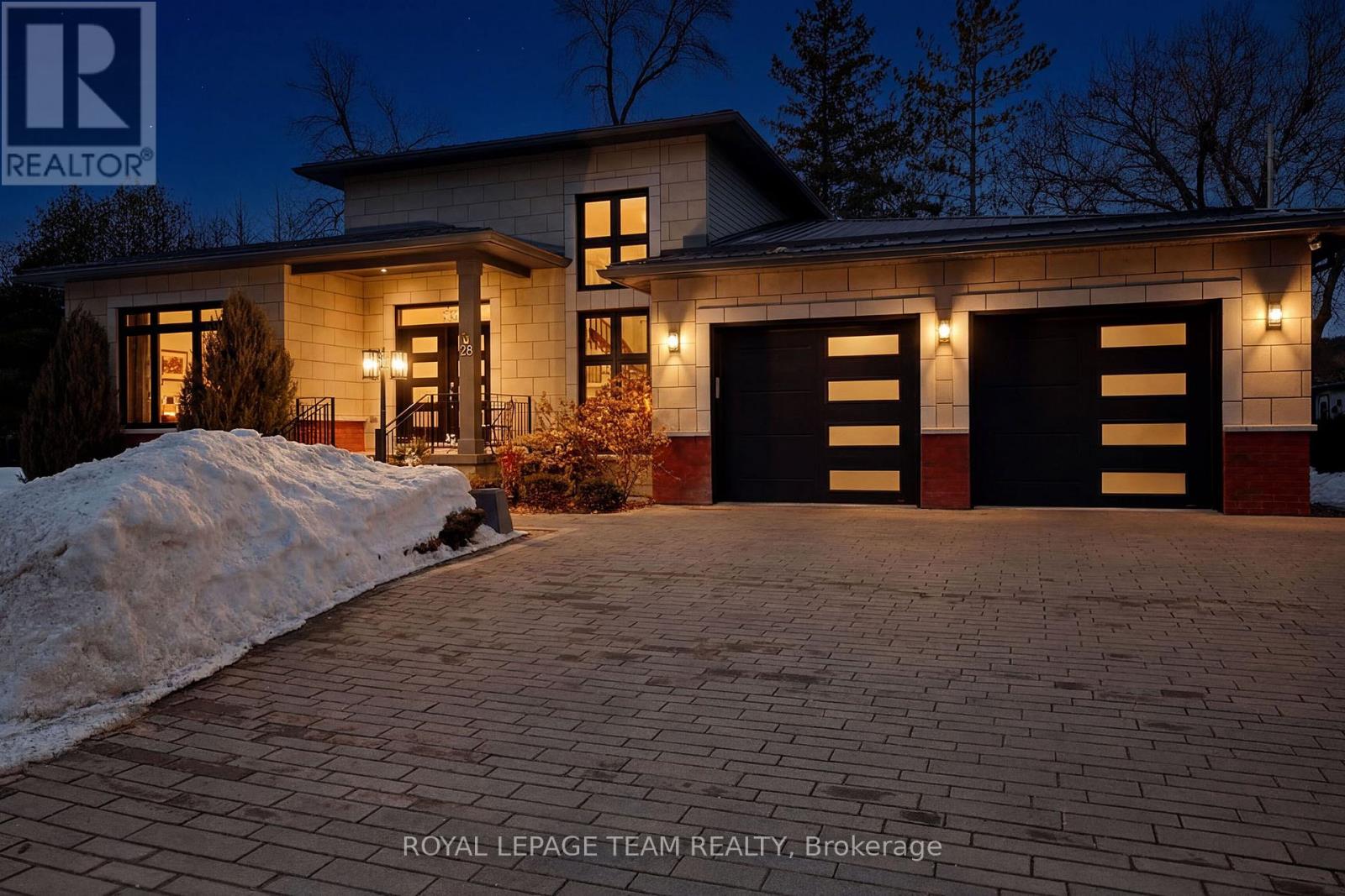 28 GEORGE STREET, Westport, Ontario